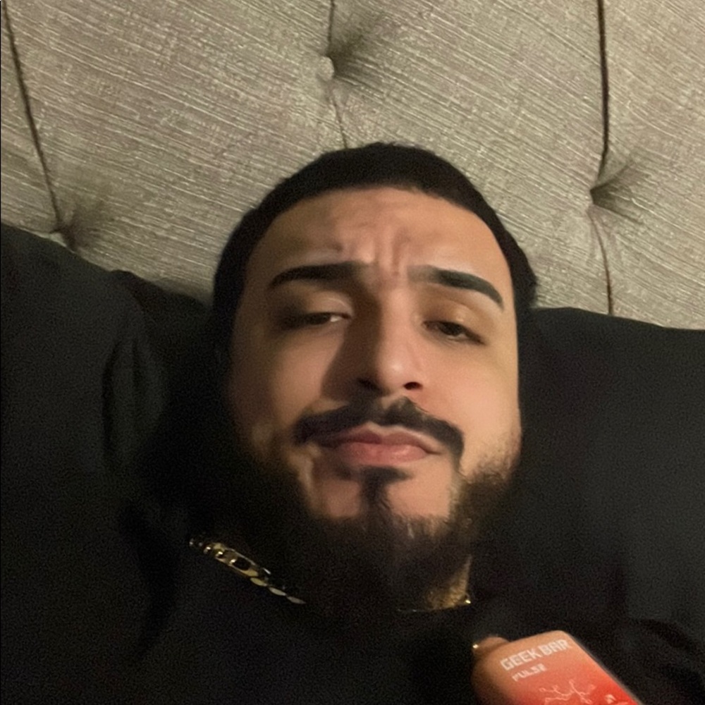 Meet your Posher, Alexis